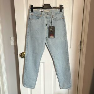 Levi's Wedgie Tapered Jeans size 27